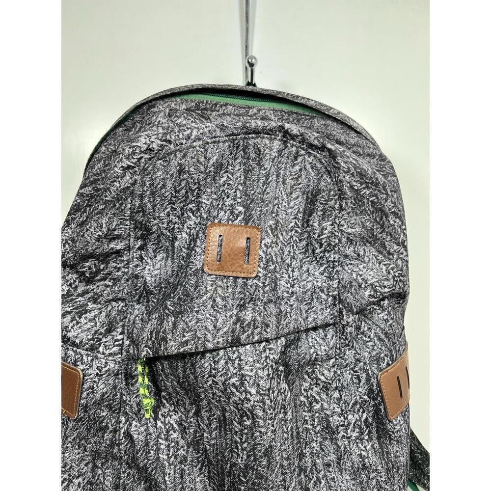 Rare— Patagonia Ironwood Backpack Blk/Gray W/ Green 20L Outdoors Camping Hiking - Picture 3 of 9